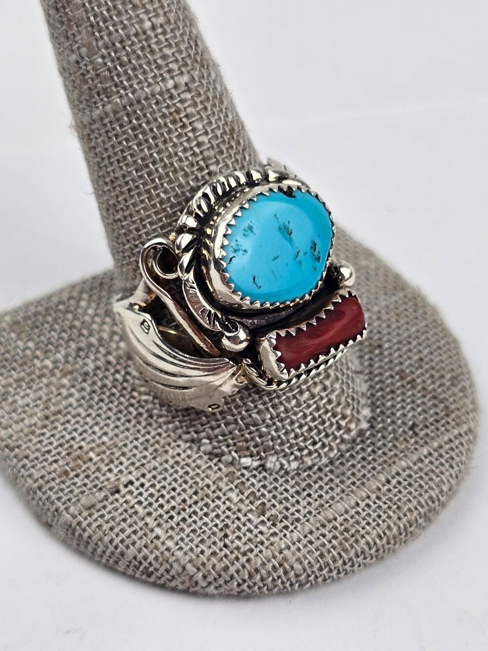 Vintage T.L. Navajo Men's Sterling silver ring Turquoise Coral Leaved Size 11